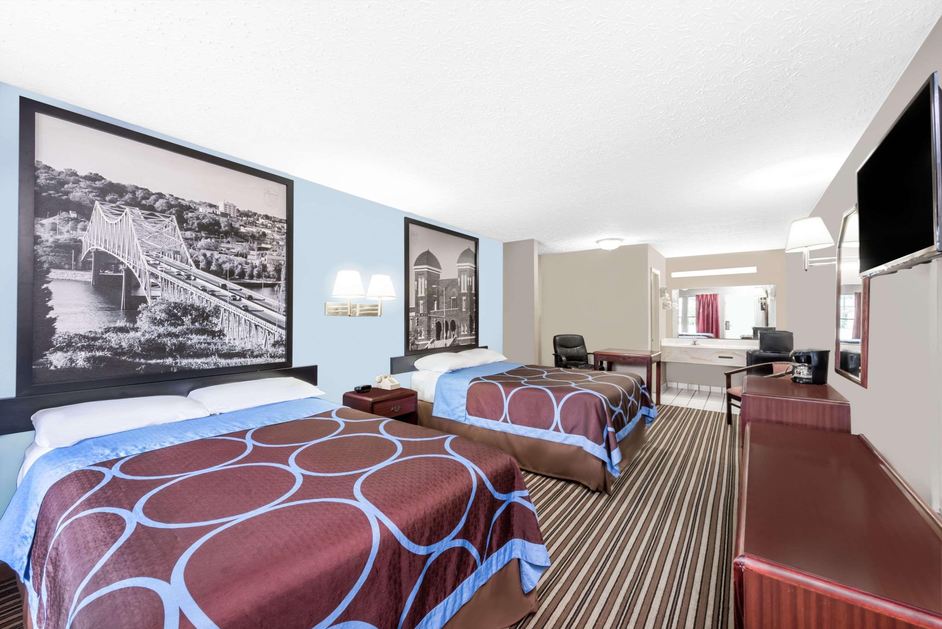 Super 8 by Wyndham Gadsden AL Hotel Eksteriør billede